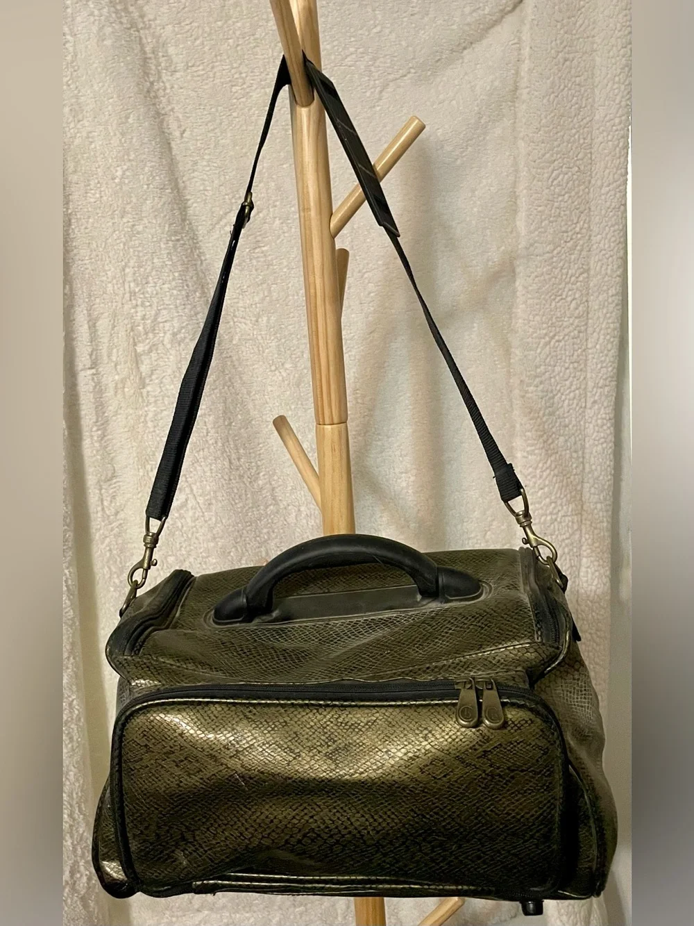 Cynthia Rowley Beauty Olive Green And Black Vintage Makeup Bag